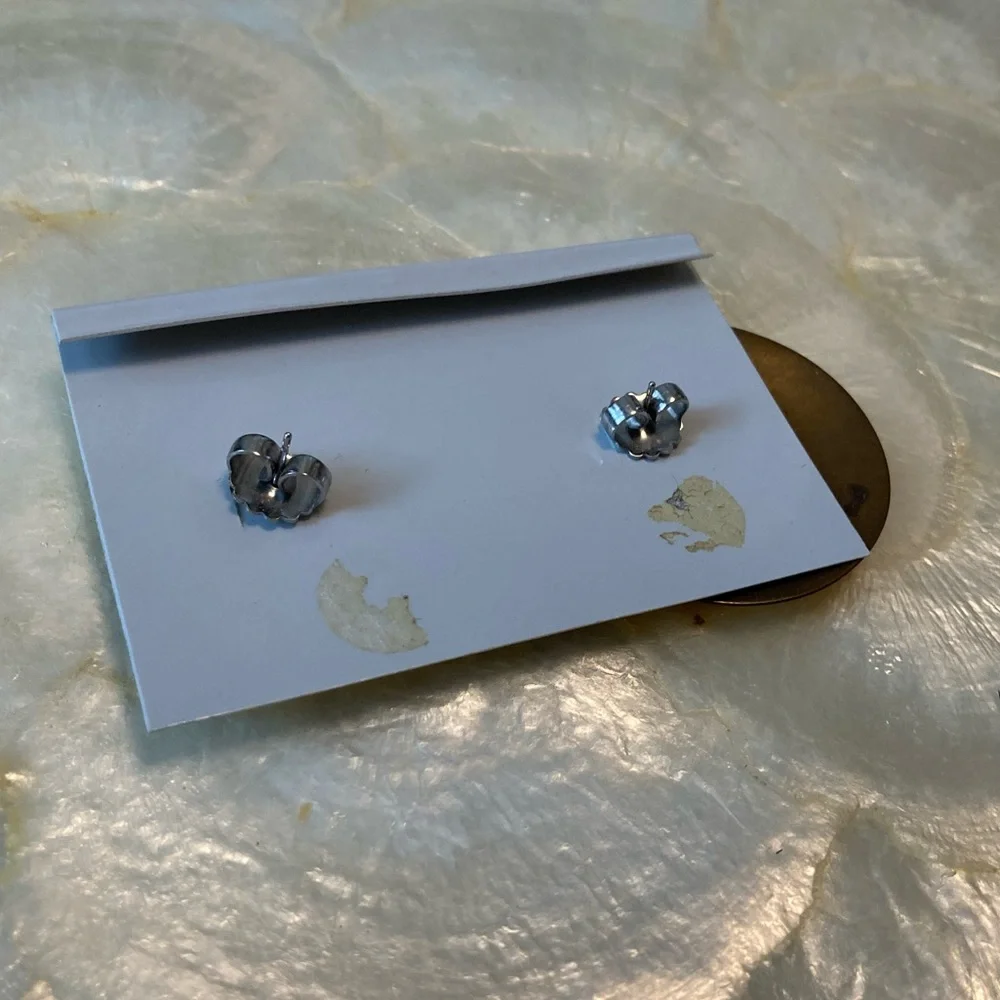 🆕 Beautiful Vintage Enamel Edgar Berebi Earrings Never Worn on Original Card